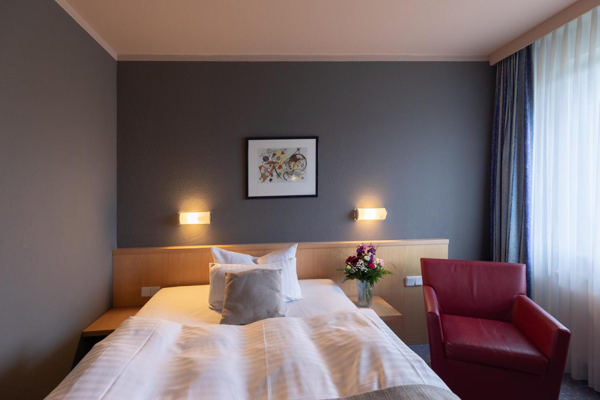 Garner Hotel Cottbus Sued By Ihg Exterior photo