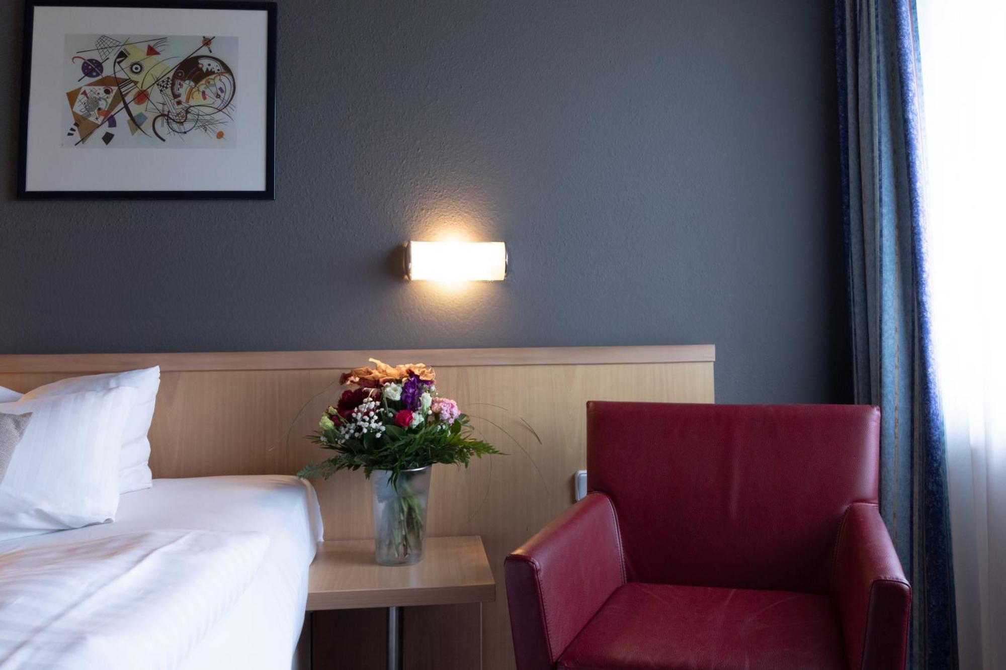 Garner Hotel Cottbus Sued By Ihg Exterior photo