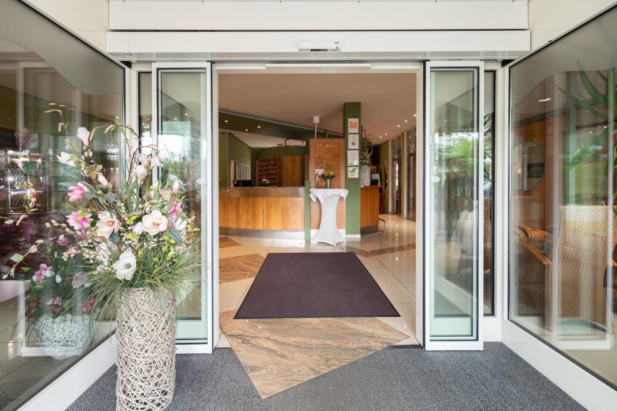 Garner Hotel Cottbus Sued By Ihg Exterior photo
