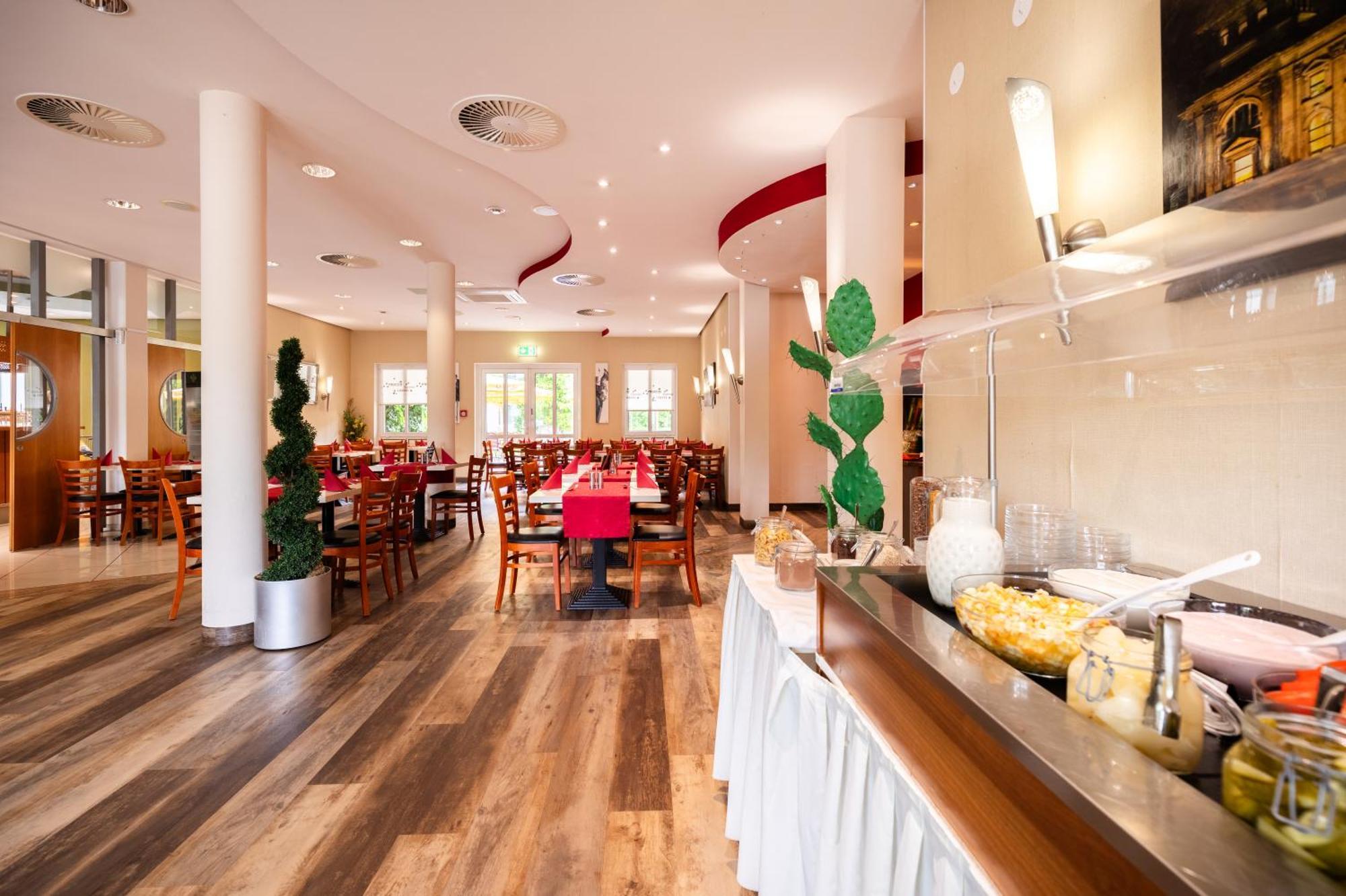 Garner Hotel Cottbus Sued By Ihg Exterior photo