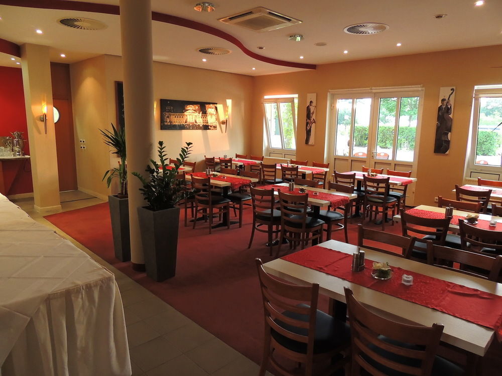 Garner Hotel Cottbus Sued By Ihg Exterior photo